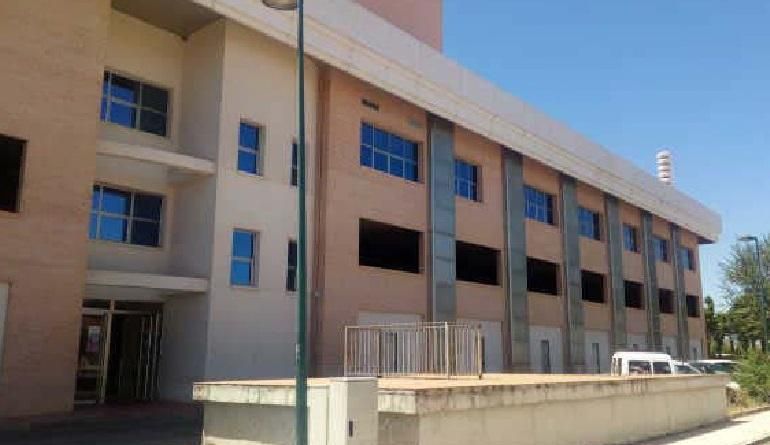 Vista exterior de Local en venda en Puertollano