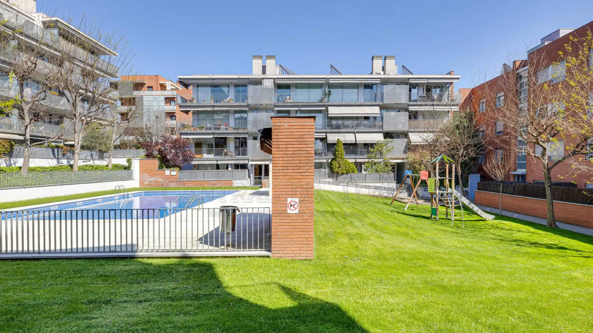 Vista exterior de Piso en venta en Sant Cugat del Vallès con Aire acondicionado, Calefacción y Parquet