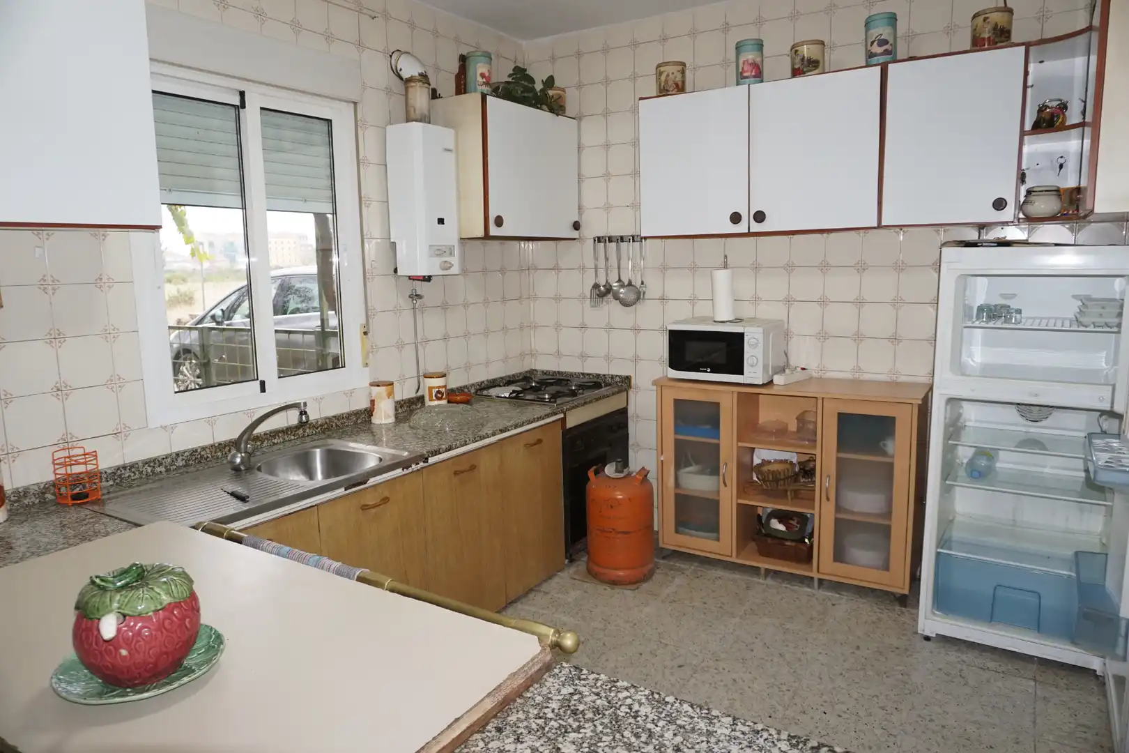 Cuina de Casa o xalet en venda en Melide amb Jardí privat i Moblat