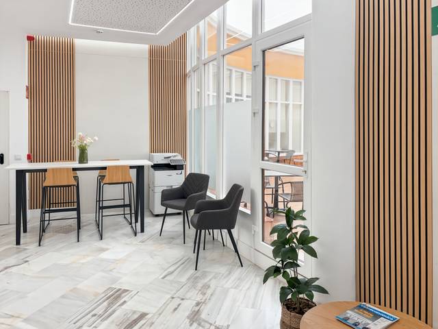 Oficina en Alquiler en Calle Flauta Mágica, 11D en Distrito Zeta - Recinto Ferial Cortijo de Torres