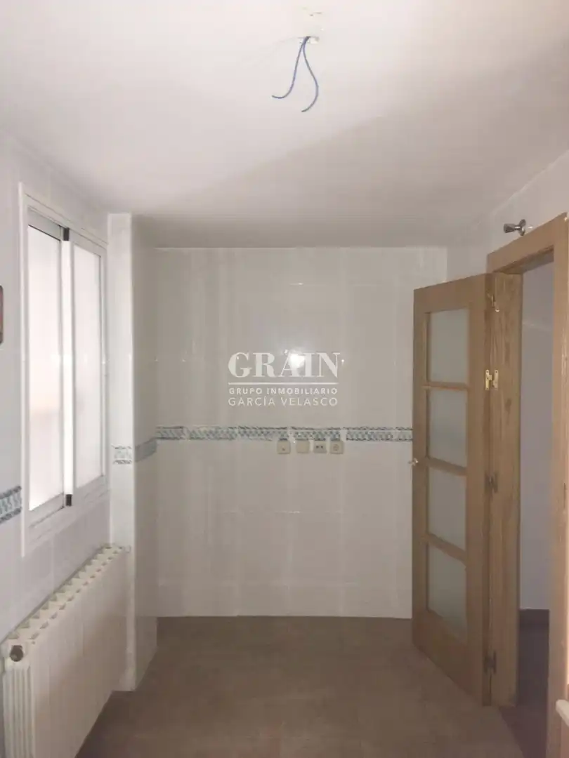 Baño de Piso en venta en Albacete con Calefacción y Balcón