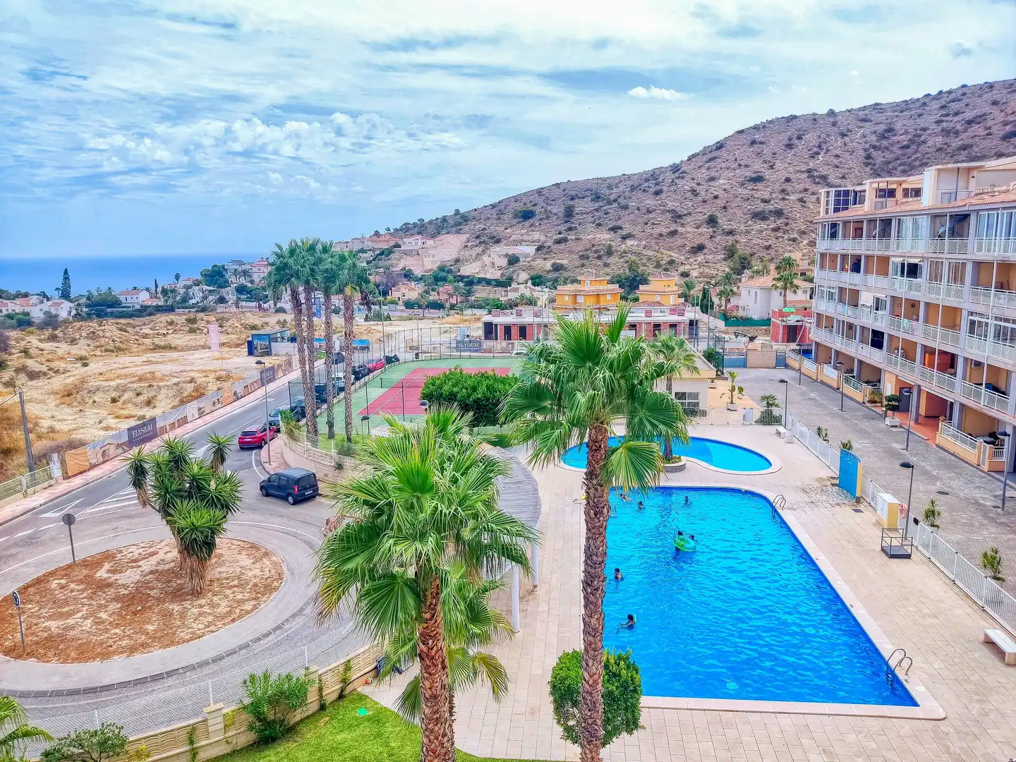 Schwimmbecken von Dachboden zum Verkauf in El Campello mit Klimaanlage, Heizung und Terrasse