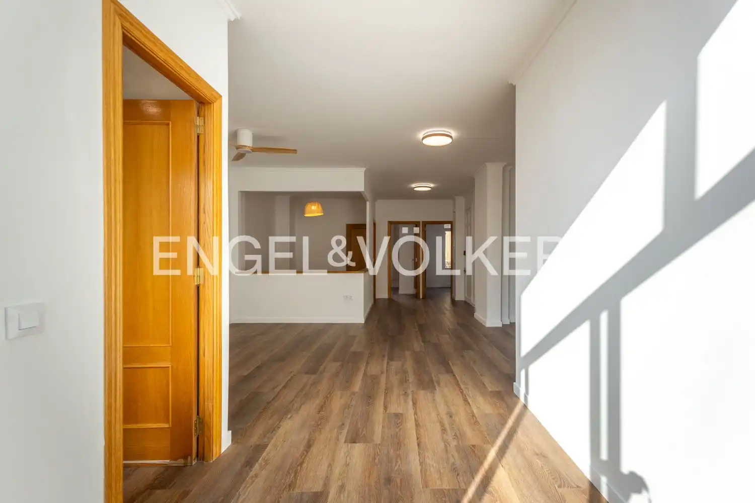 Wohnung zur Miete in Carrer del Pintor Salvador Abril, Russafa