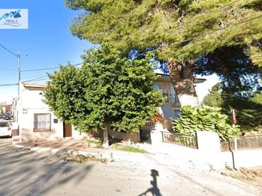 Casa amb jardí en venda a Calle CONDOMINA