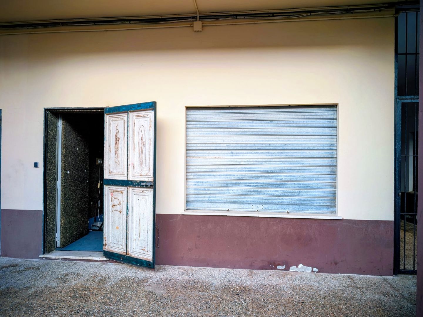 Vista exterior de Local en venta en Puerto Real