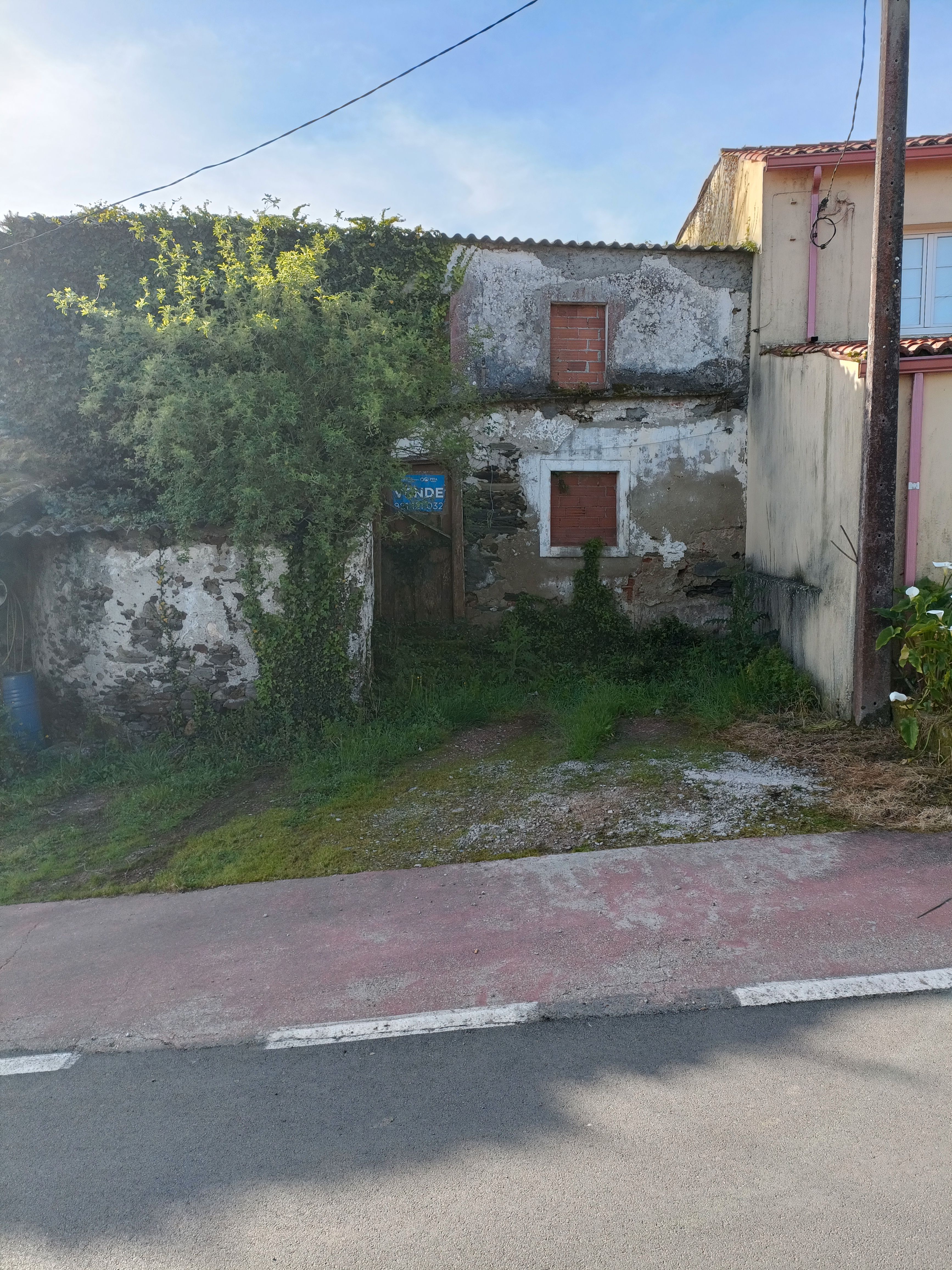 Casa adosada en venda en Betanzos amb Jardí privat