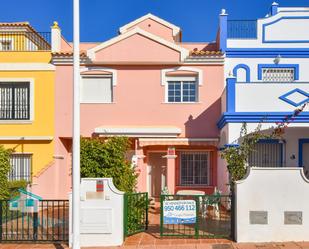 Vista exterior de Casa adosada en venda en Pulpí amb Aire condicionat, Terrassa i Piscina