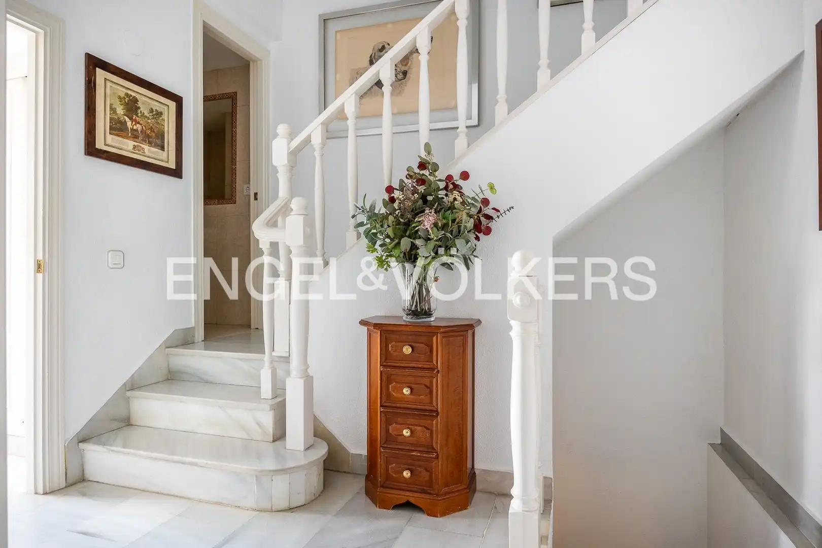 Houses for sale in Sevilla  with Air Conditioner, Heating and Private garden