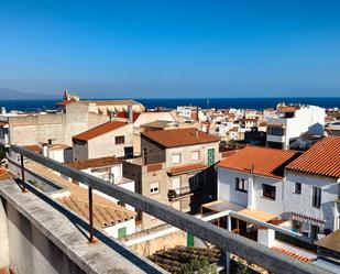 Vista exterior de Dúplex en venda en L'Escala amb Terrassa i Balcó