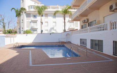 Piscina de Apartament en venda en Torremolinos amb Aire condicionat i Terrassa