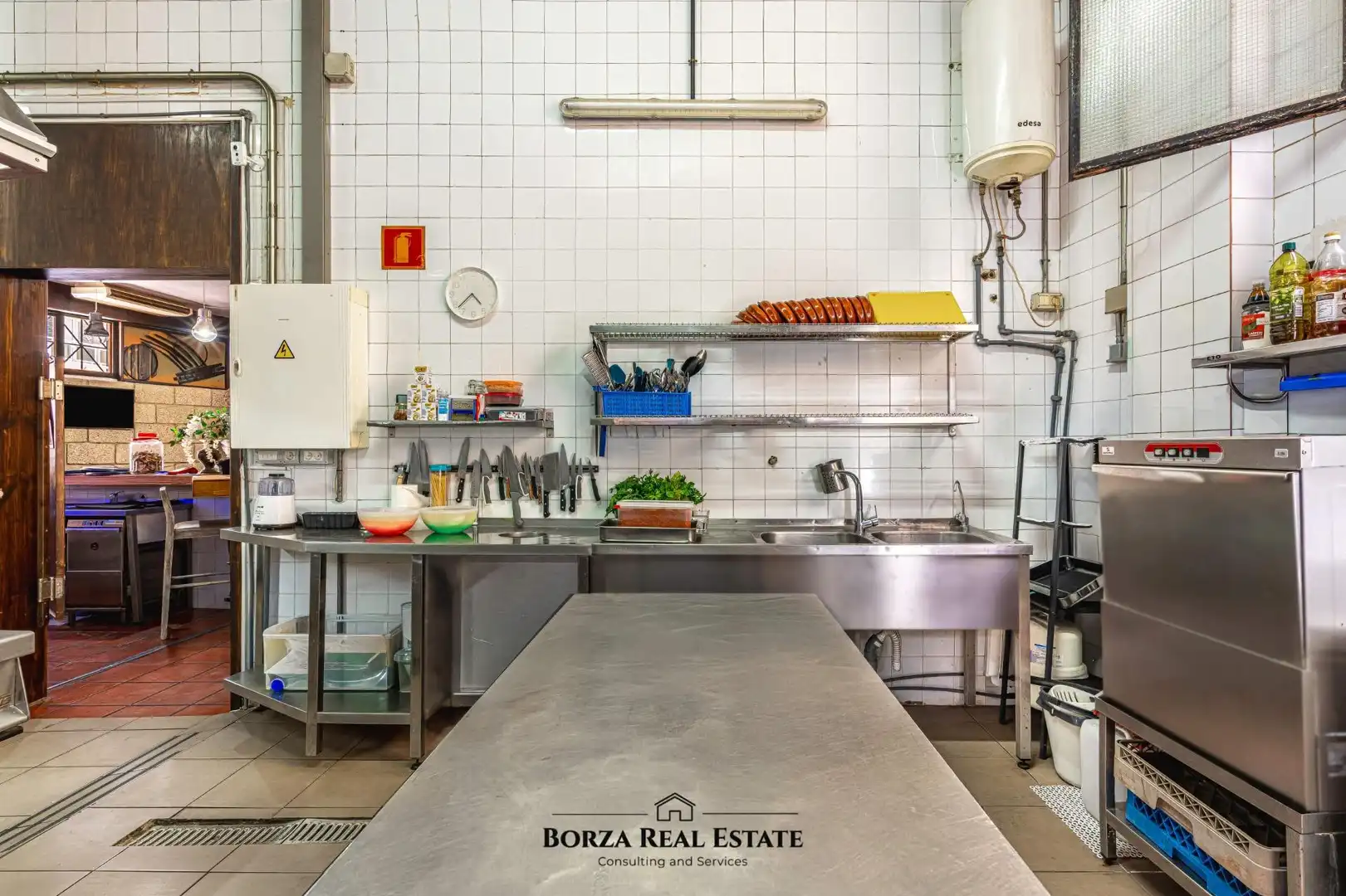 Cuina de Local de lloguer en Granadilla de Abona amb Aire condicionat i Moblat