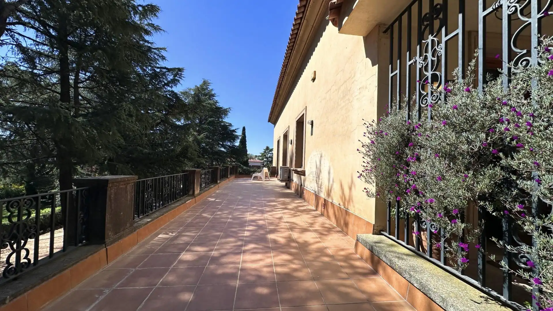 Vista exterior de Casa o chalet en venta en Terrassa con Aire acondicionado, Calefacción y Jardín privado