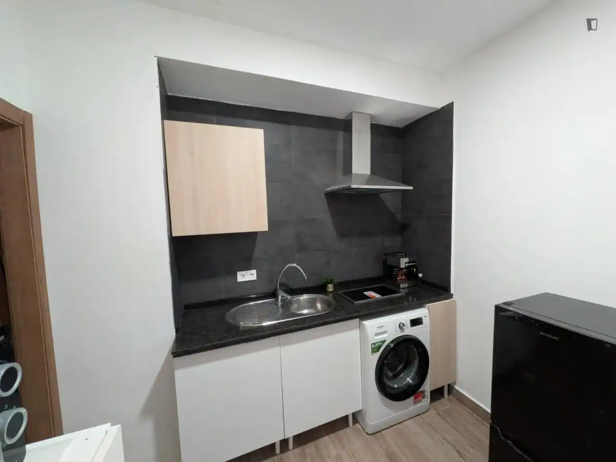 Cocina de Casa o chalet para compartir en Málaga con Aire acondicionado, Amueblado y Lavadora