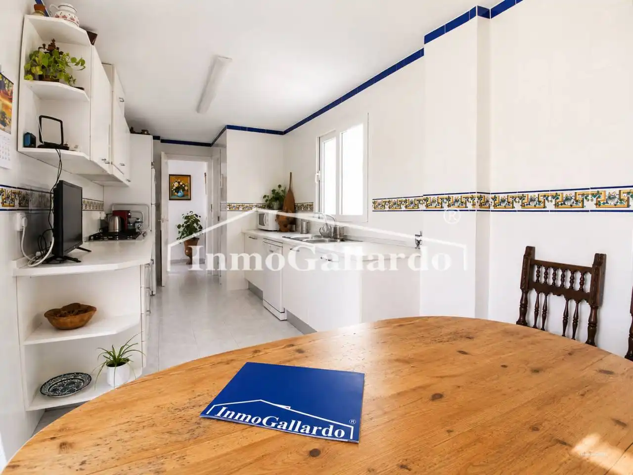 Cuina de Casa adosada en venda en Málaga amb Aire condicionat, Jardí privat i Terrassa