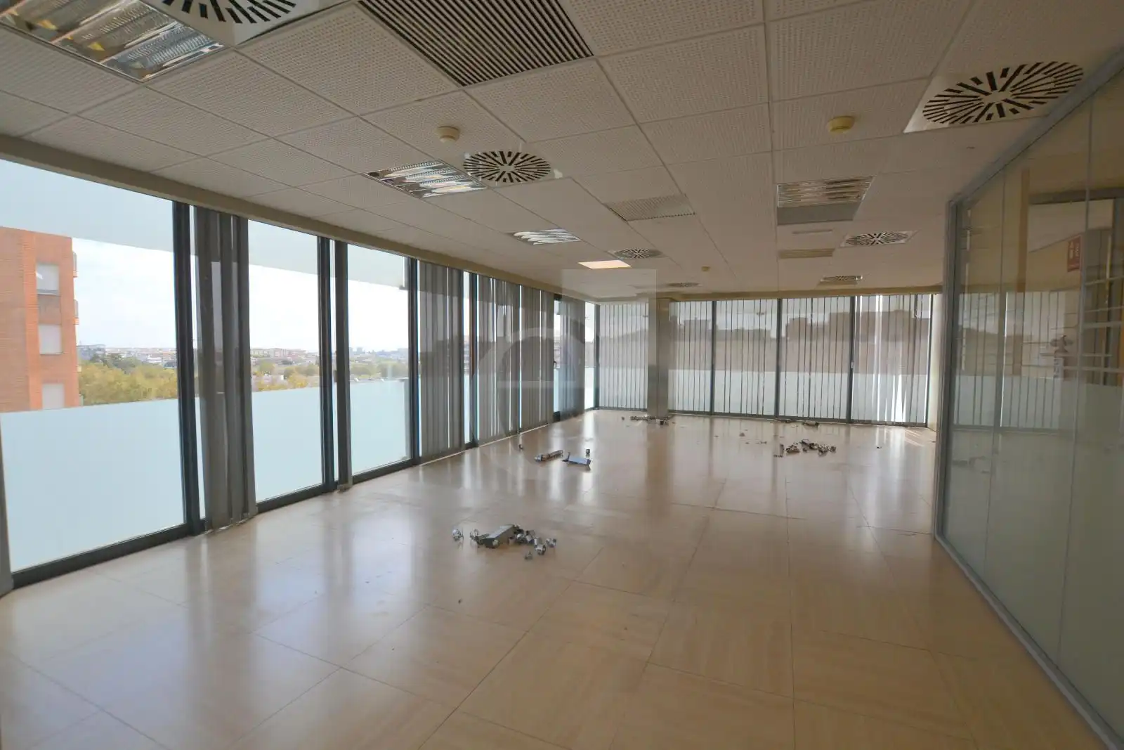 Büro zur Miete in Valencia mit Klimaanlage und Heizung