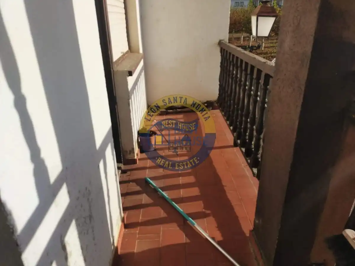 Balcony of Flat for sale in Mansilla de las Mulas  with Private garden, Terrace and Storage room