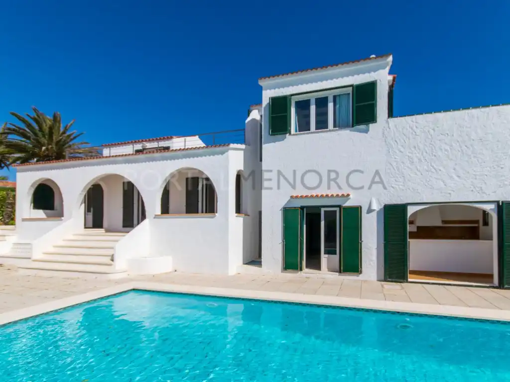 Vista exterior de Casa o xalet en venda en Sant Lluís amb Terrassa i Piscina