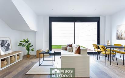 Living room of Flat for sale in Barberà del Vallès  with Air Conditioner, Heating and Parquet flooring