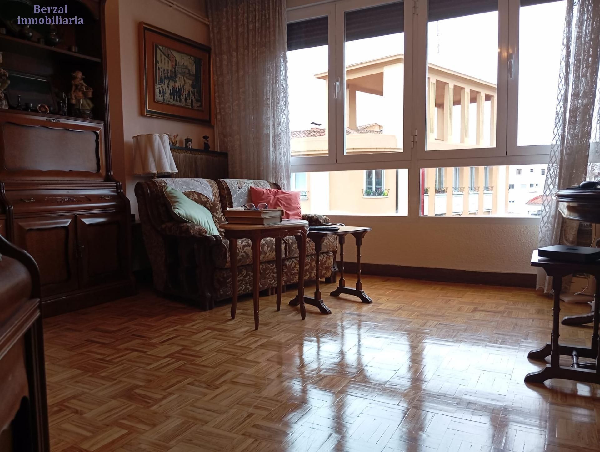 Pis en venda a Avenida PIO XII, Gran Via, Centro