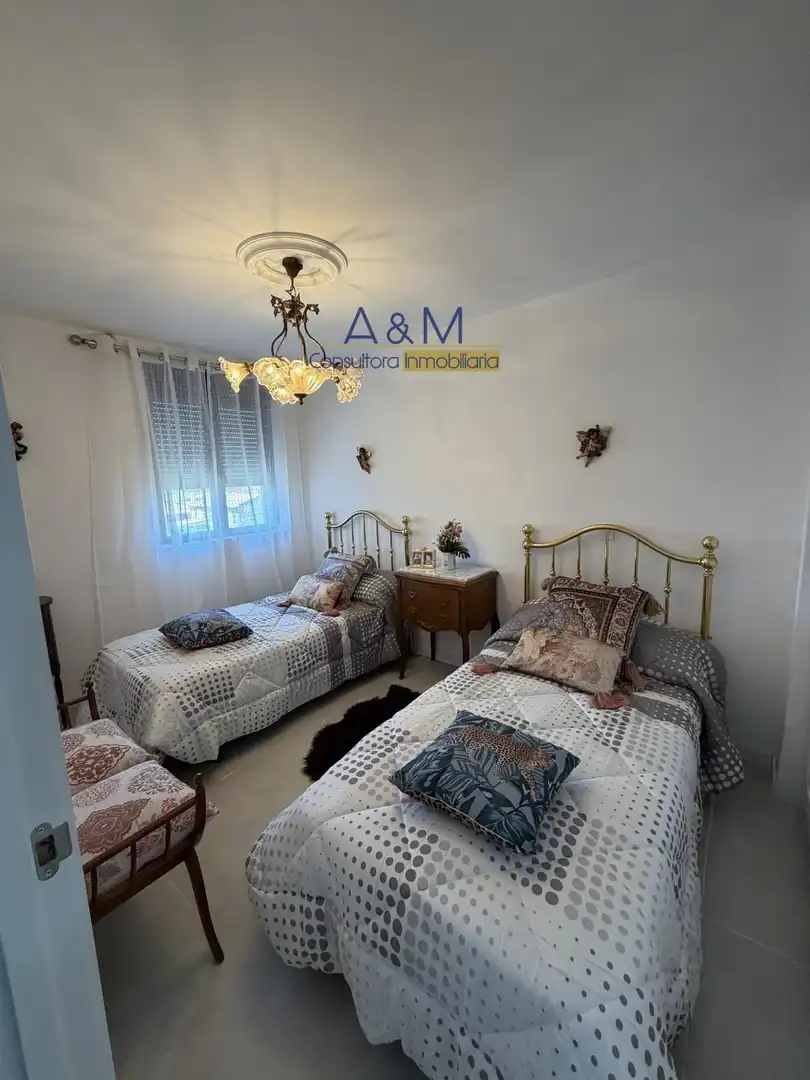 Habitación de Edificio en venta en Cigales