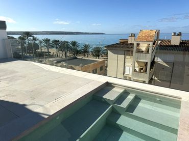 Penthouse with pool for sale in Platja de Palma