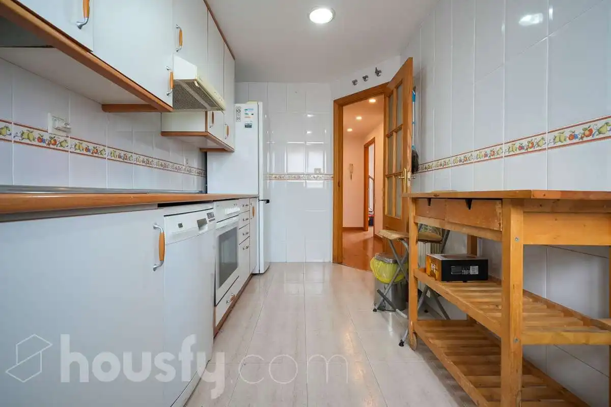 Kitchen of Flat for sale in Madrid  with Air Conditioner, Heating and Private garden