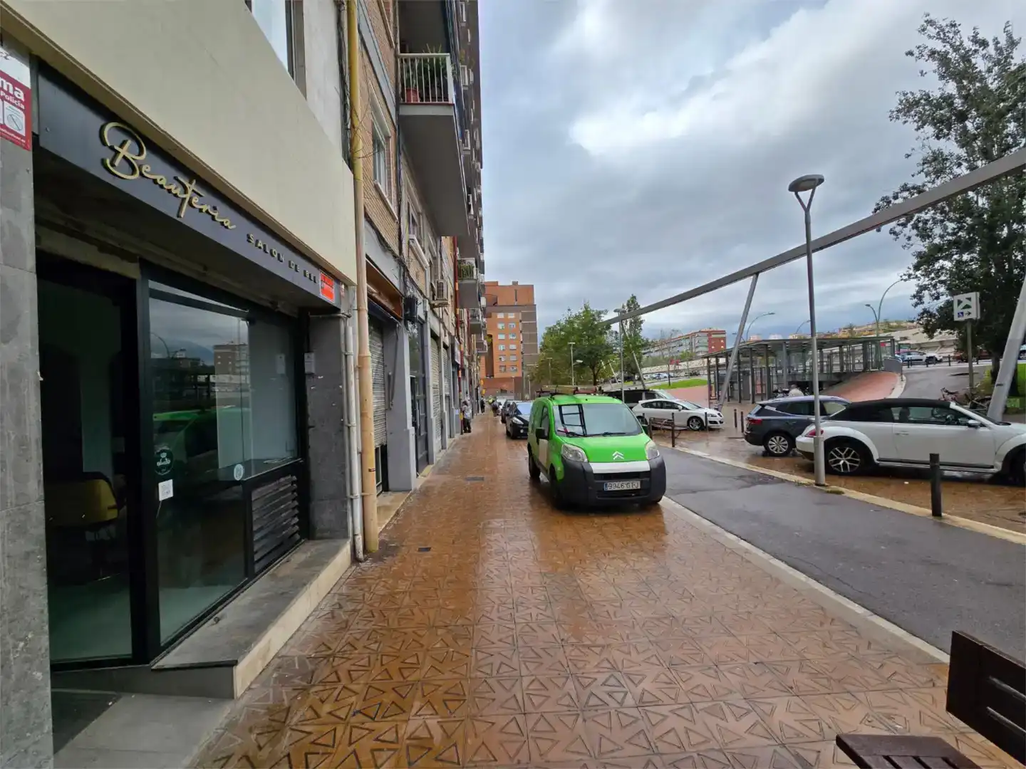 Aparcament de Local en venda en Barcelona amb Aire condicionat
