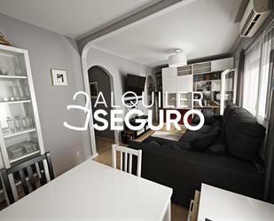 Sala d'estar de Pis de lloguer en  Zaragoza Capital amb Calefacció, Terrassa i Moblat