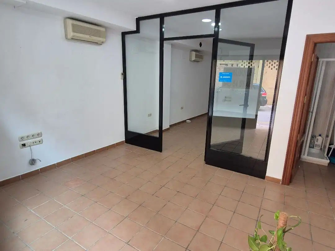 Local de alquiler en Álora con Aire acondicionado