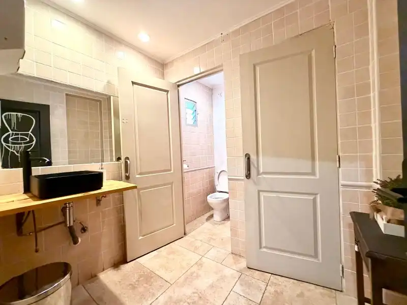 Baño de Local en traspaso en Valencia