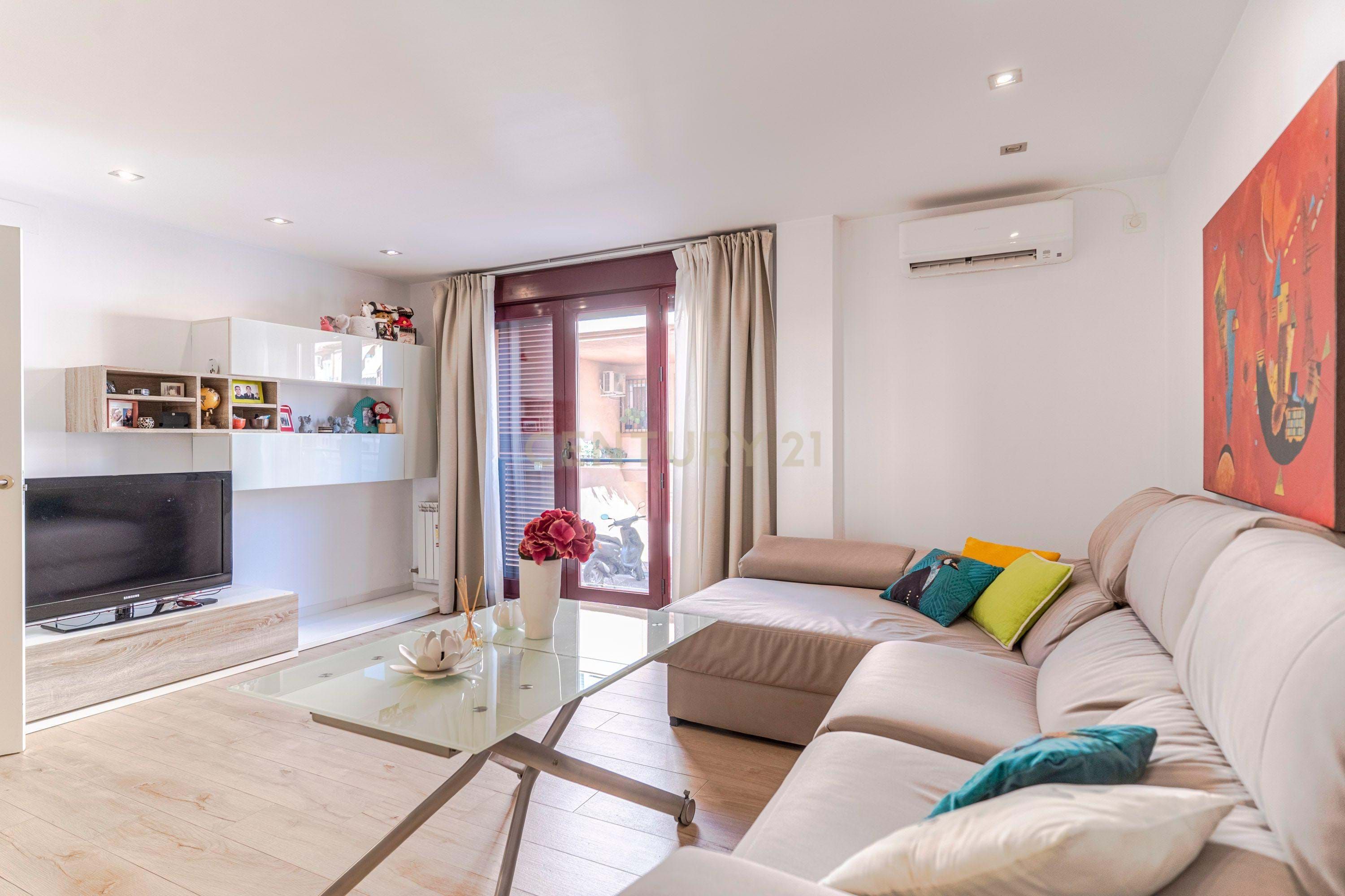 Living room of Flat for sale in Armilla  with Air Conditioner and Swimming Pool