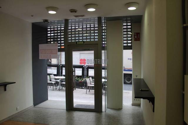 Local comercial en Alquiler en N/A en Ensanche - Sar
