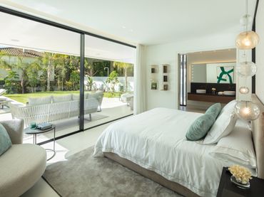 Xalet d'obra nova en venda a Real Club de Golf Las Brisas