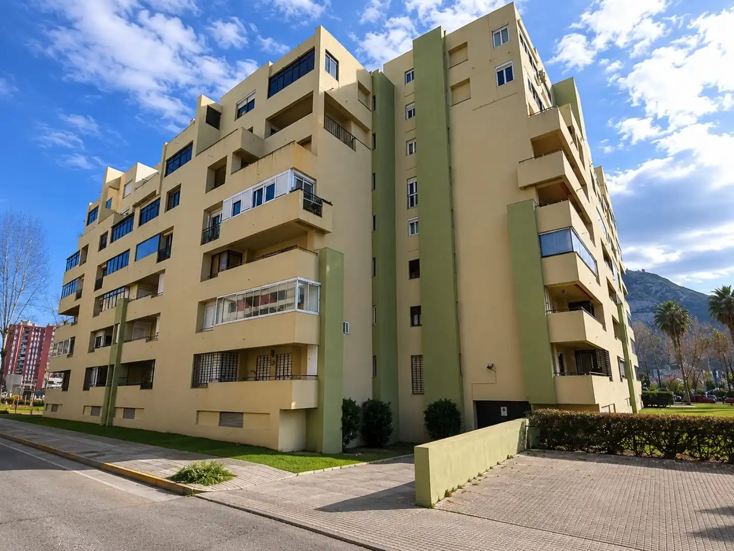 Vista exterior de Garaje en venta en La Línea de la Concepción