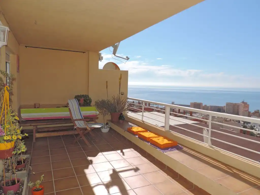 Terraza de Piso en venta en Roquetas de Mar con Aire acondicionado, Terraza y Amueblado