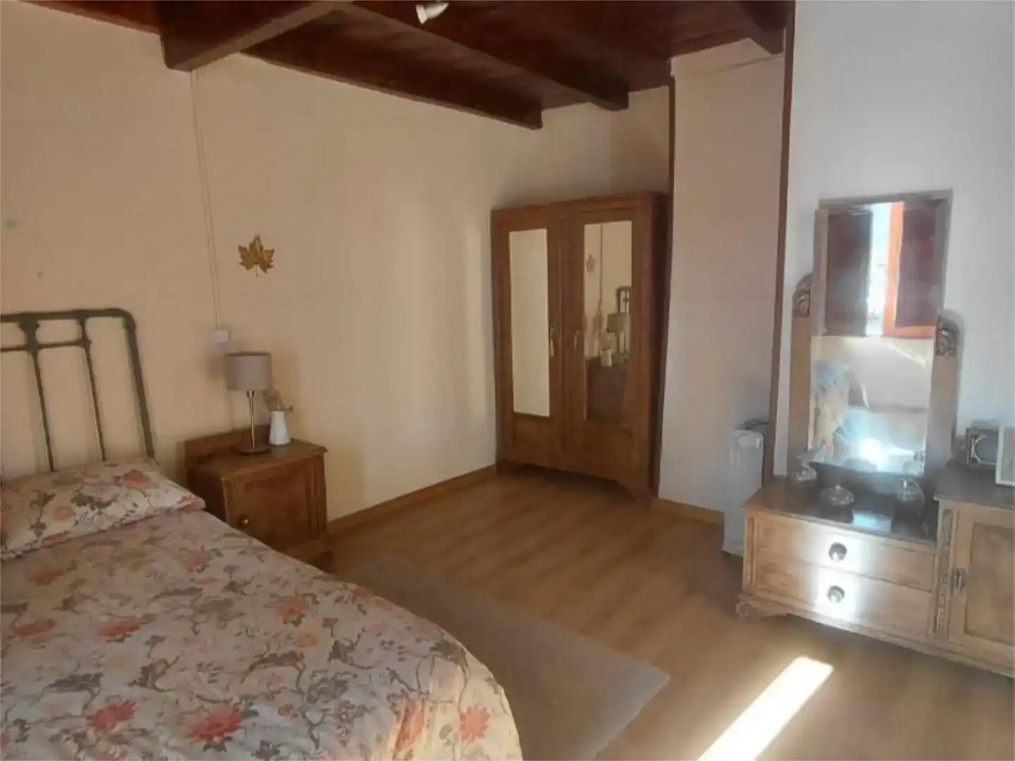 Dormitori de Casa adosada en venda en Valderredible amb Piscina i Balcó