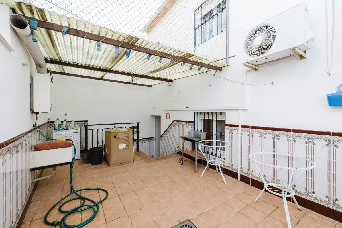 Casa adosada en venta en Valle de Abdalajís con Calefacción, Terraza y Balcón