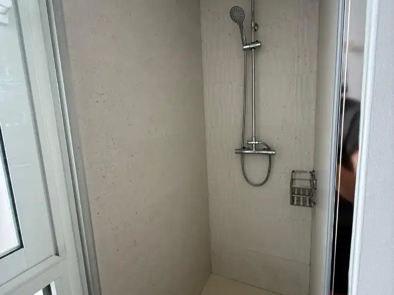 Badezimmer von Wohnung zum Verkauf in  Sevilla Capital mit Klimaanlage und Balkon