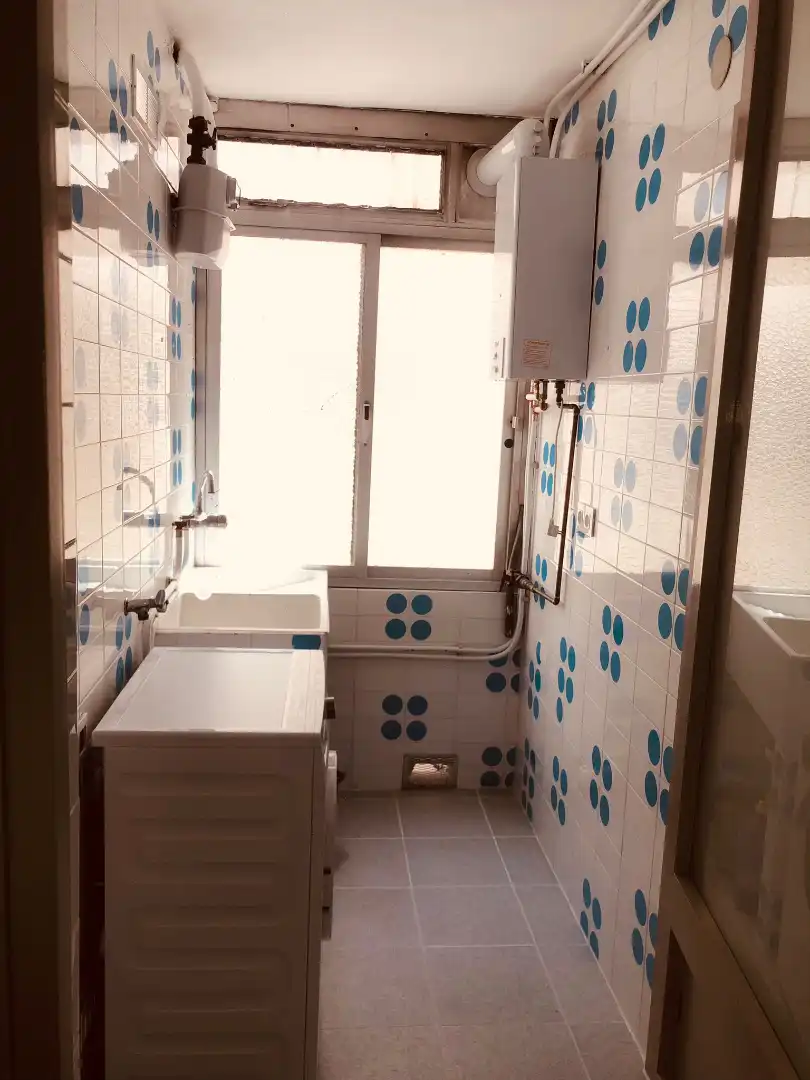 Badezimmer von Wohnung zur Miete in Valencia mit Klimaanlage, Möbliert und Balkon