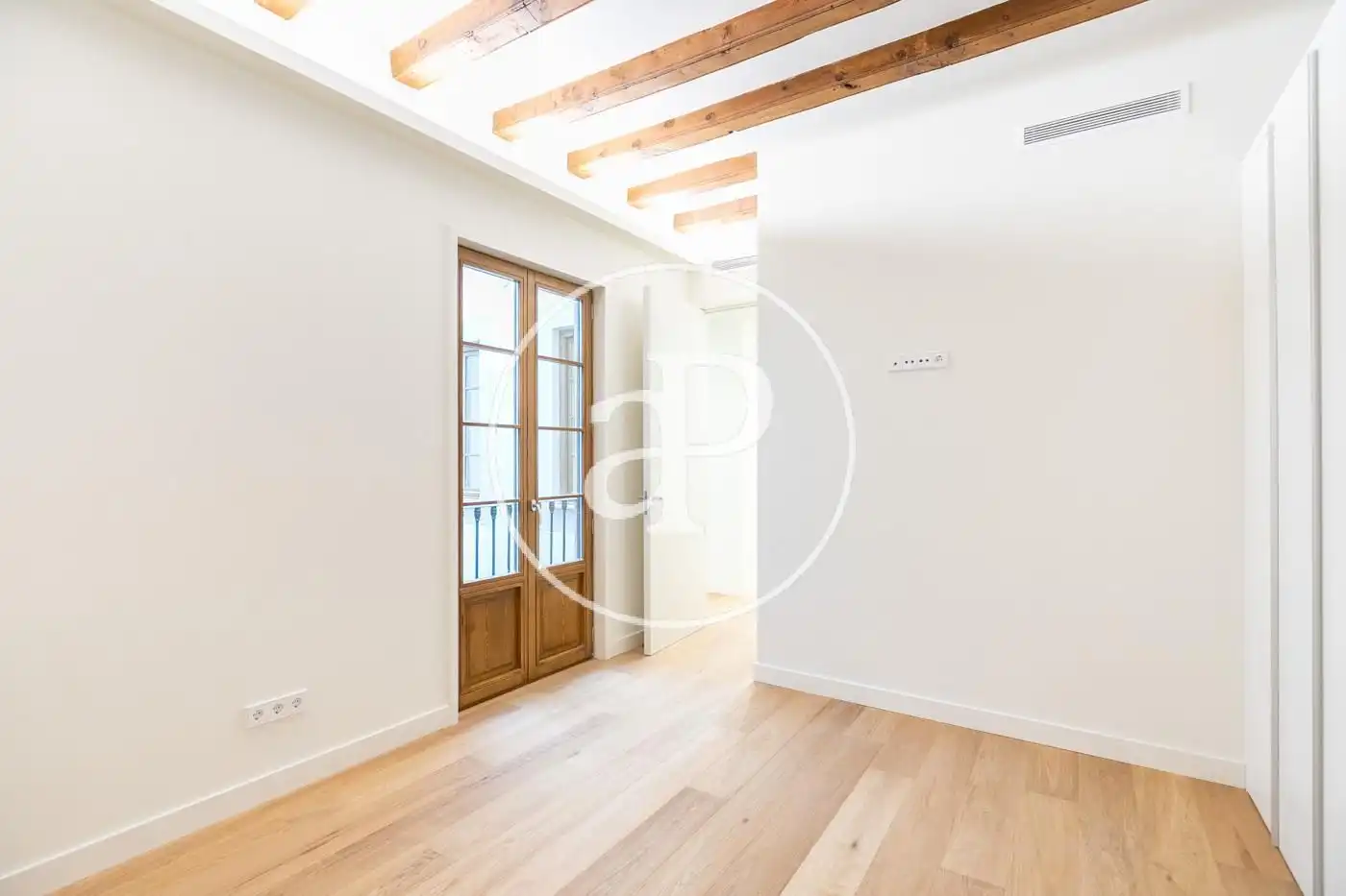 Piso con terraza en venta en Pau Claris, imagen 11