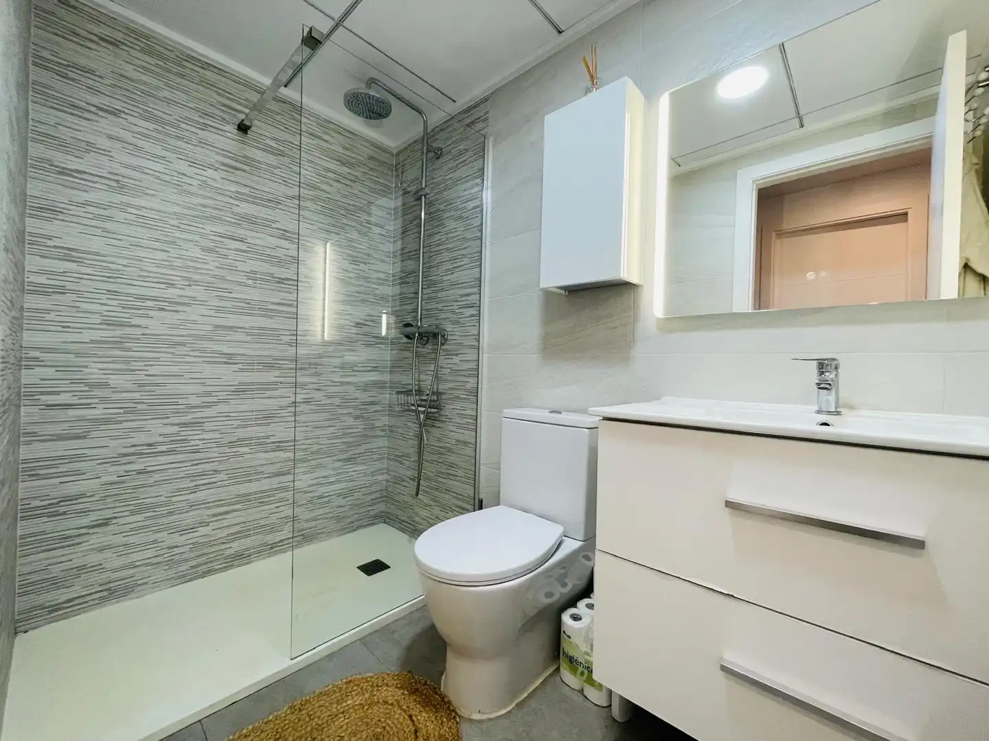 Baño de Casa o chalet de alquiler en San Pedro del Pinatar con Aire acondicionado, Calefacción y Jardín privado
