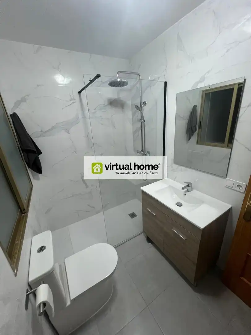 Bany de Casa o xalet de lloguer en Relleu amb Aire condicionat i Terrassa