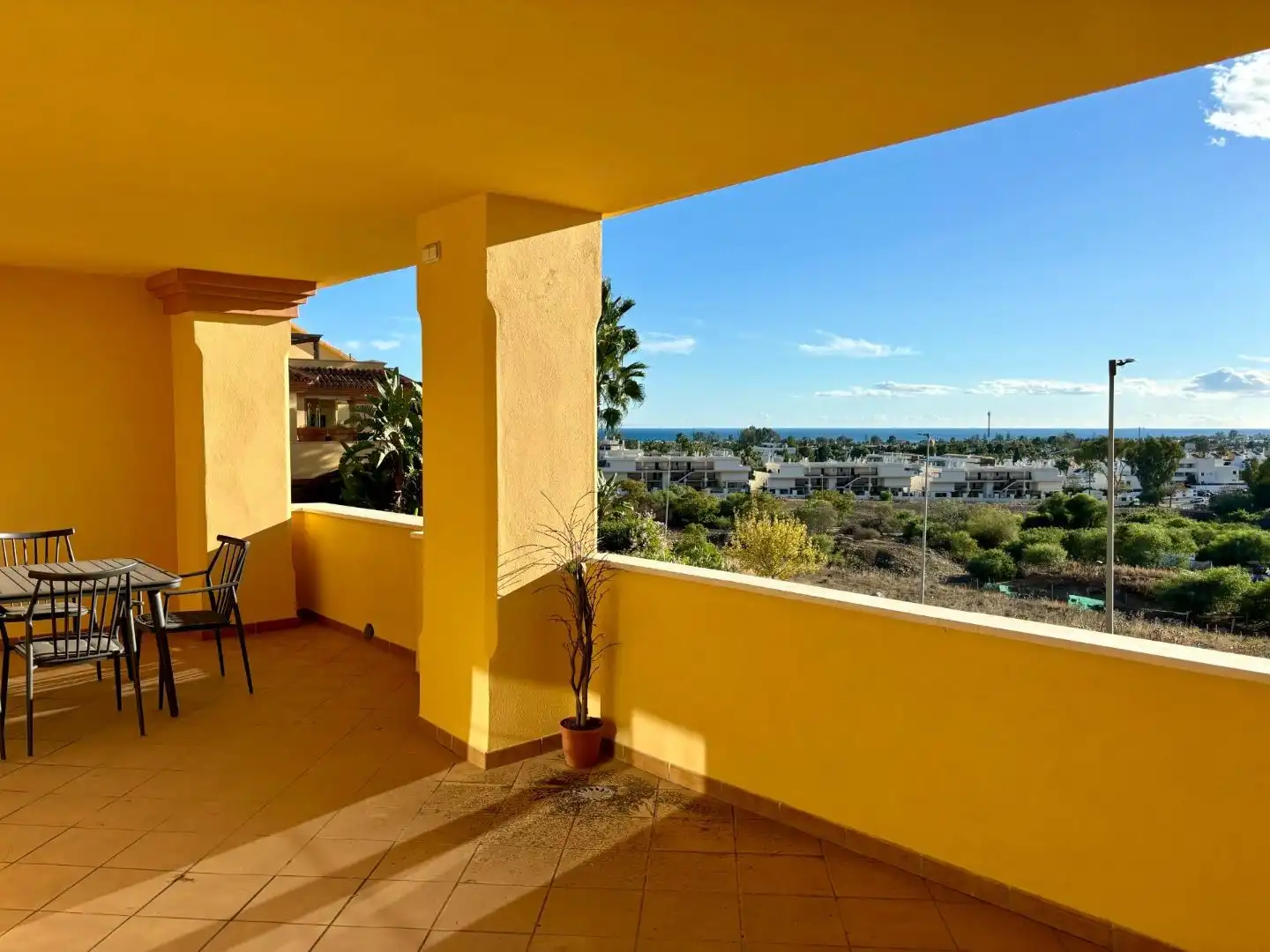 Exterior view of Flat for rent in Nueva Andalucía