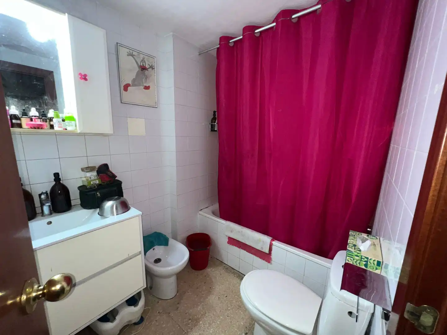 Badezimmer von Wohnung zum Verkauf in Barcelona mit Balkon