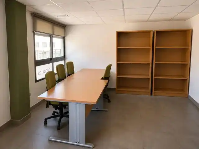 Büro zur Miete in Dean Marti 46