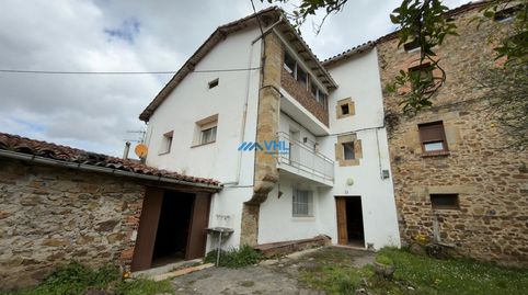 CASA ADOSADA EN GURIEZO