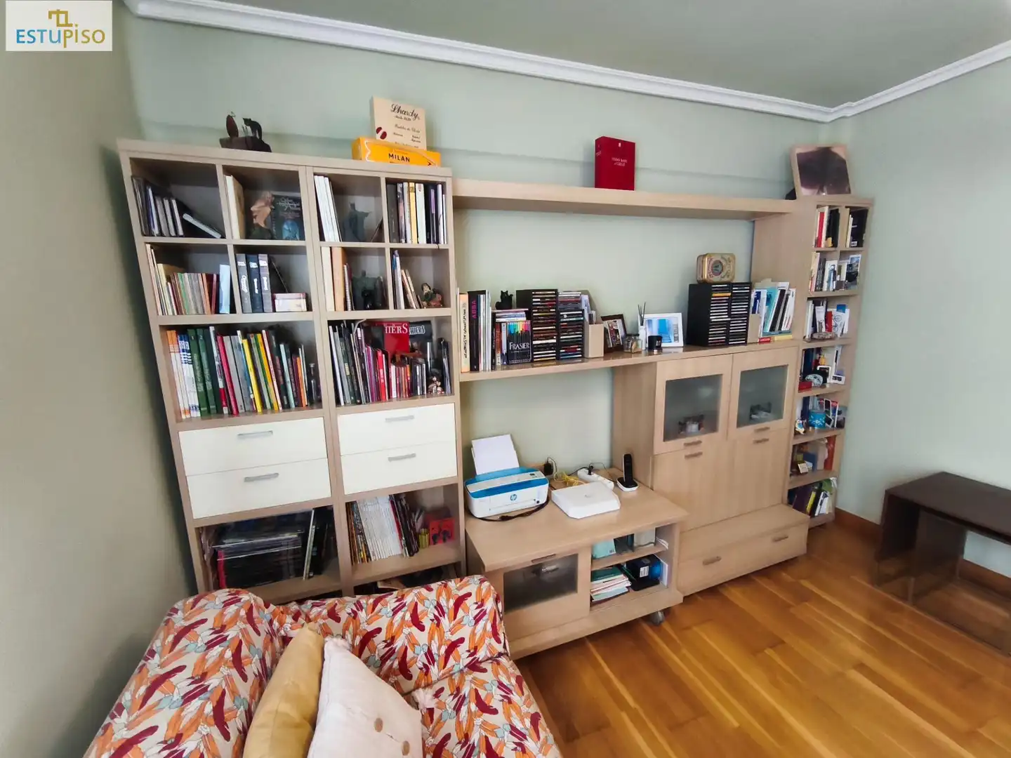 Living room of Flat for sale in Vitoria - Gasteiz  with Heating, Parquet flooring and Furnished