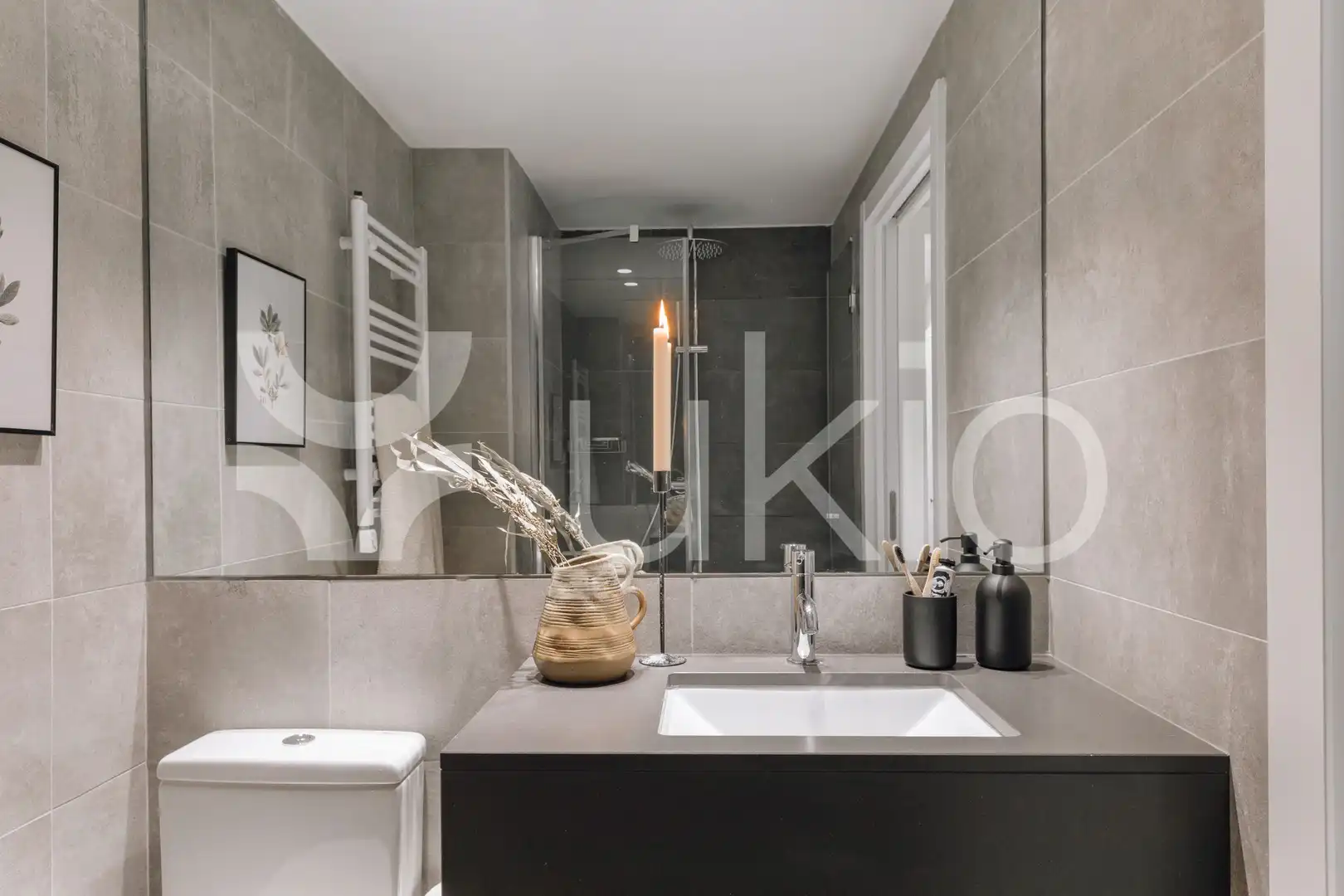 Baño de Apartamento de alquiler en Barcelona con Aire acondicionado, Amueblado y Horno