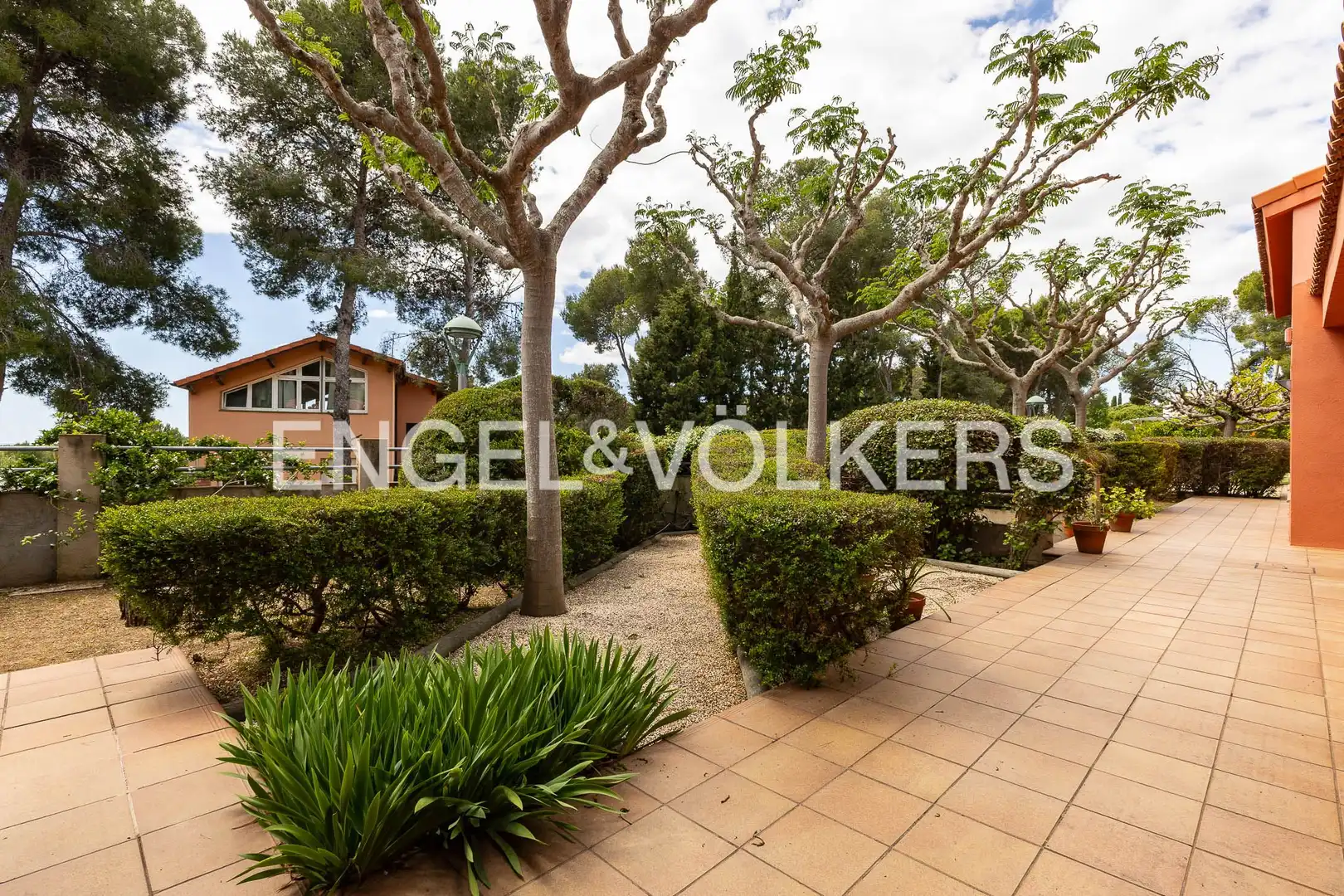 Vista exterior de Casa o xalet en venda en Tarragona amb Calefacció, Jardí privat i Terrassa
