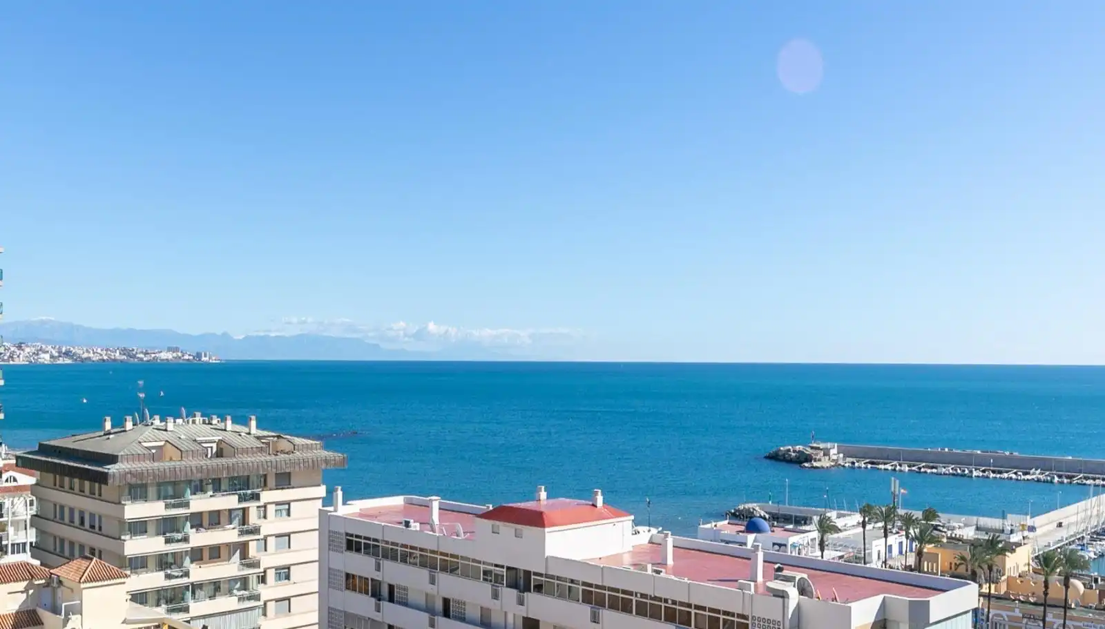 Außenansicht von Dachboden zur Miete in Fuengirola mit Klimaanlage, Heizung und Terrasse